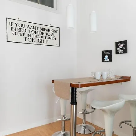 Goldie Apartment
