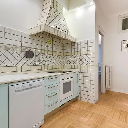 Goldie Apartment *