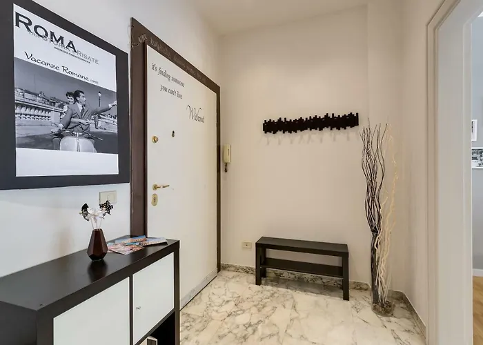 Goldie Apartment